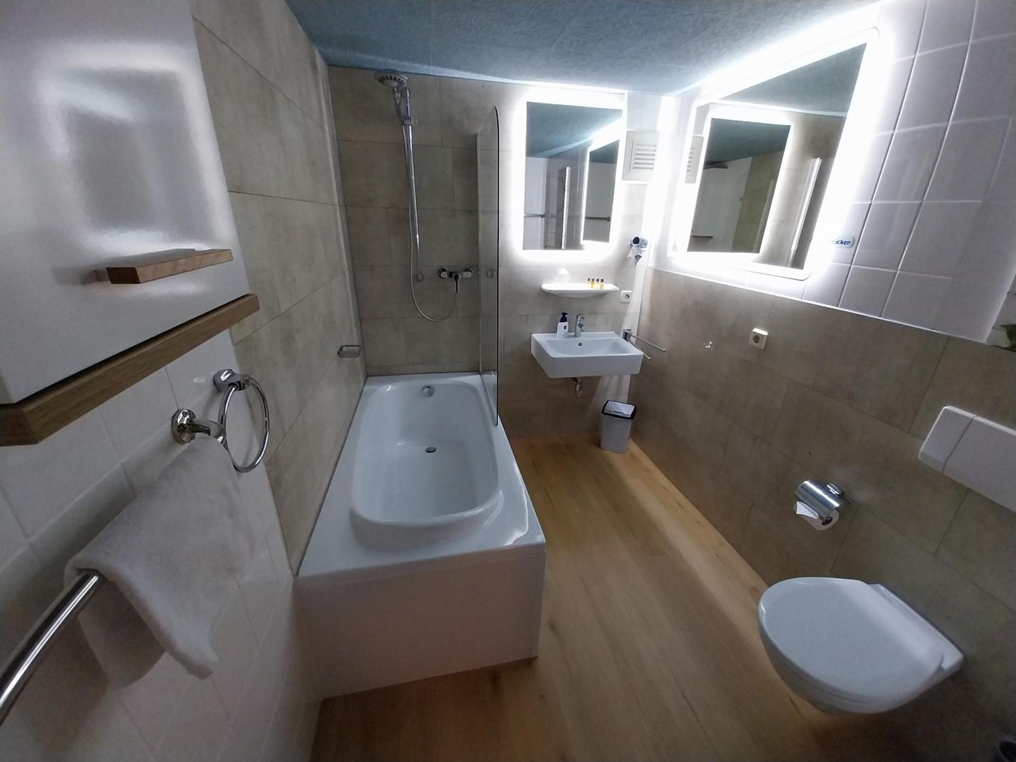 Landhotel Waldschloesschen Mit Gaststube Sohland an der Spree Екстериор снимка